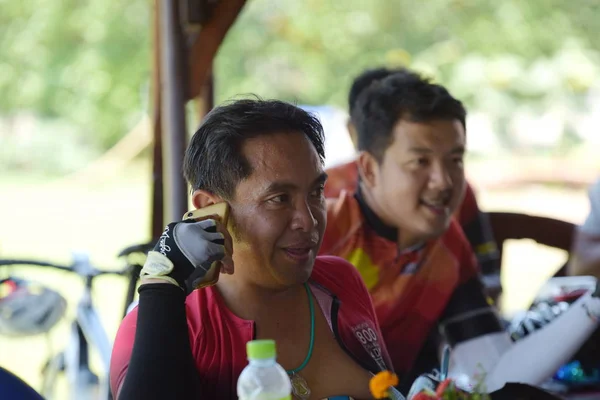 Hobbyradler Treten Bei Einem Benefizprogramm Für Kinder Mit Sehbehinderungen Von — Stockfoto