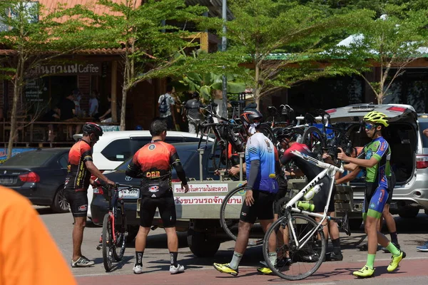 Amatör Cyklist Konkurrerar Charity Program För Barn Med Synskada Från — Stockfoto