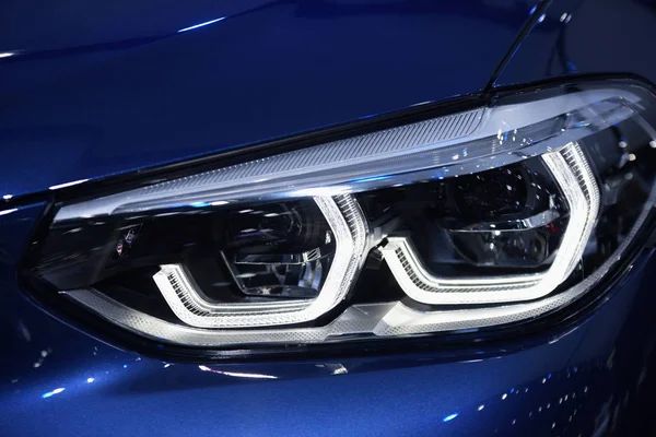 Nowe Reflektory Samochodu Piękne Stylowy Wygląd Reflektory Samochodowe — Zdjęcie stockowe