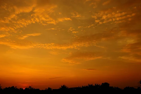 Vacker Solnedgång Molnig Vackra Grumlig Solnedgången Vid Havet — Stockfoto