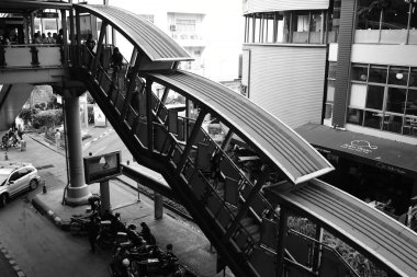 Tayland Köprüsü, siyah beyaz ton