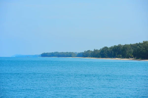 Красивий Пляж Чиста Вода Красиві Пляжі Хвилі Сонячний День — стокове фото