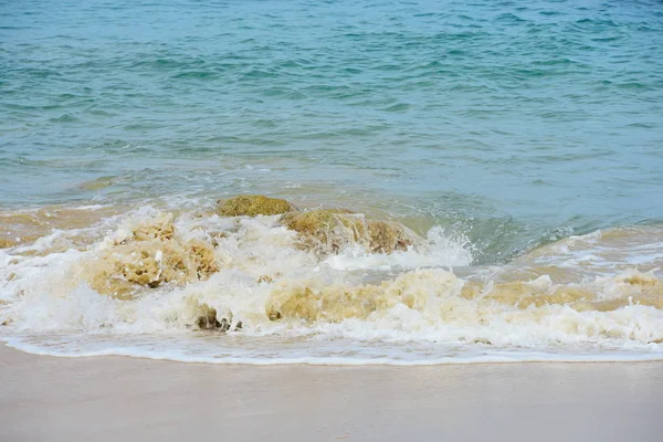 Belle Plage Eau Claire Belles Plages Vagues Par Une Journée — Photo