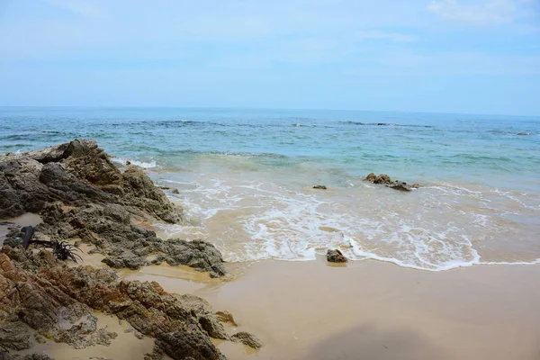 Praia Areia Branco Mar Oceano Ilha Céu Paisagem Azul Água — Fotografia de Stock