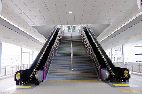 Vista Cidade Edifícios Grandes Cidades Transporte Dentro Cidade Bela Arquitetura — Fotografia de Stock