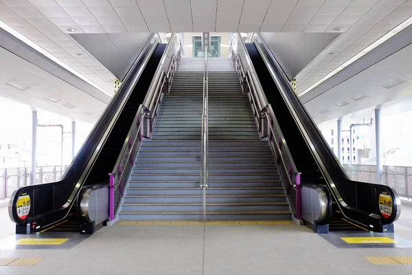 Vista Cidade Edifícios Grandes Cidades Transporte Dentro Cidade Bela Arquitetura — Fotografia de Stock