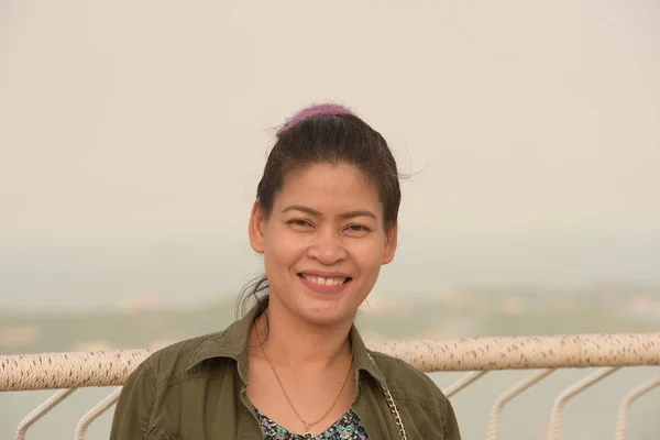 Asian Woman Posing City Sea — Stock Photo, Image