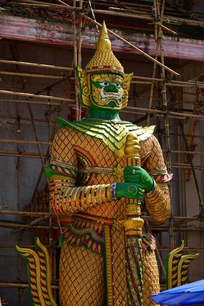 Imagem Dourada Buda Reverência Sutras Budistas Wat Luang Pothit Tailândia — Fotografia de Stock