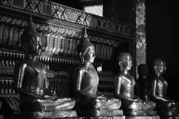 Das Goldene Buddha Bild Ehrfurcht Buddhistischen Sutras Wat Luang Pothit — Stockfoto