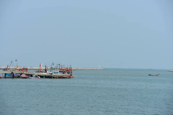 Fiske Båtar Och Gamla Båtar Vid Fiskehamnen Chonburi Thailand — Stockfoto