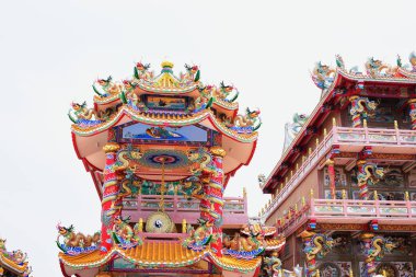 Çin Sanat tapınak Tayland. Chonburi, Made Taş Tapınak alanının içini dekore Thailand.Chinese heykel insanlar ibadet olduğunu. Çince ejderha heykeli Çin dekorasyon Budist inançları göre. Çin Tapınak