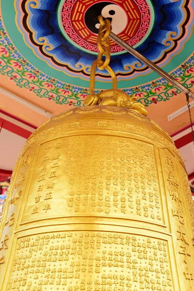 タイの中国美術社 タイのチョンブリの人々の信仰です 中国の彫刻神社エリア内に飾られた石で作られています 中国の龍像中国の装飾によると — ストック写真