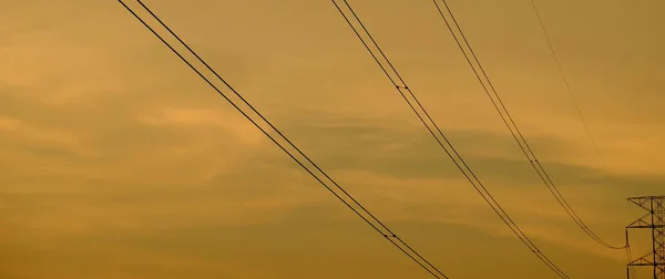 Elektřina Pylonu Při Západu Slunce — Stock fotografie