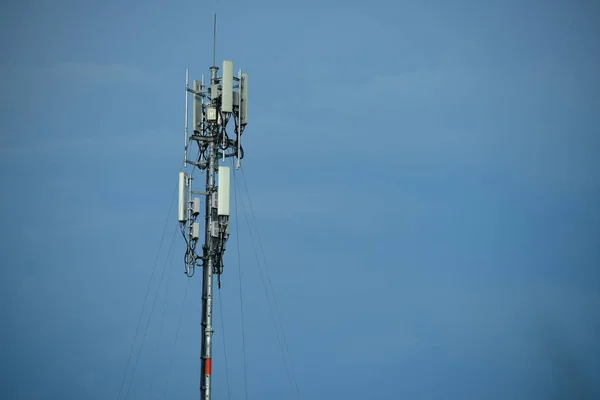 Telecom Tower Communication Antenne Met Zonsopgang Technologie Background Silhouette Satelliet — Stockfoto