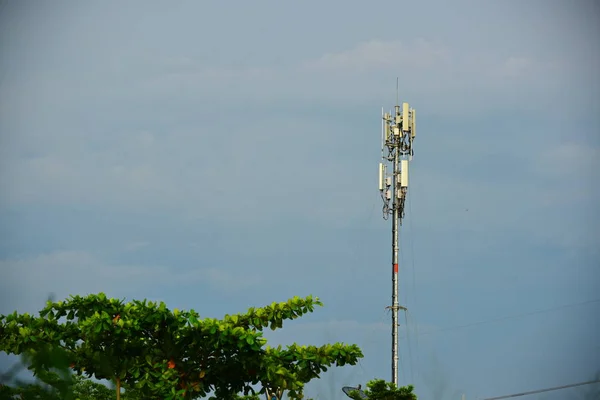 Telekomunikační Tower Communication Anténa Východem Slunce Technologie Background Silhouette Satelitní — Stock fotografie