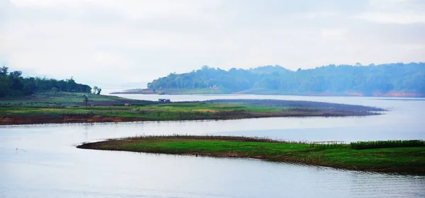 Touristes Vue Sur Rivière Les Communautés Environnantes Barrage Près Pont — Photo