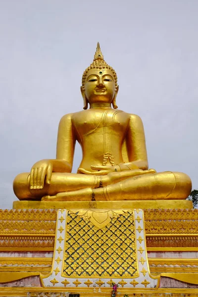 Buda Dourado Três Pagodes Arte Birmanesa Estilo Tailandês Misturado Arte — Fotografia de Stock