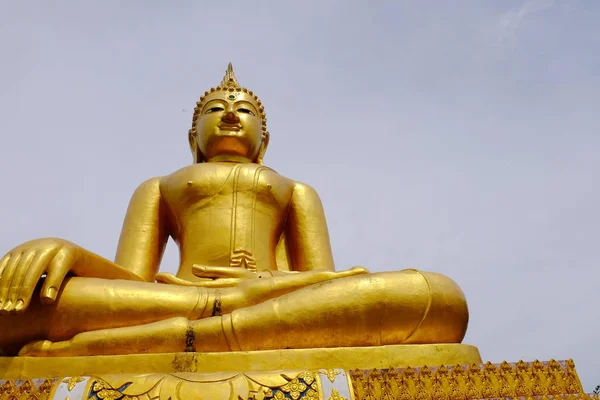 Buddhaburmese 艺术泰式混合泰国艺术 Sangklaburi 北碧府 泰国的边界 宗教符号基于缅甸战争 — 图库照片