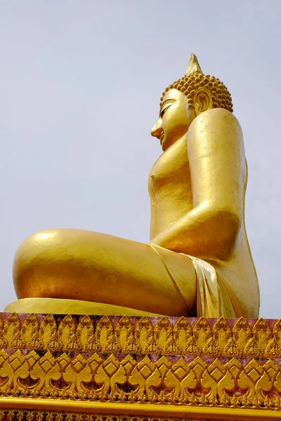 Buda Dourado Três Pagodes Símbolos Religiosos Baseados Nos Birmaneses Arte — Fotografia de Stock