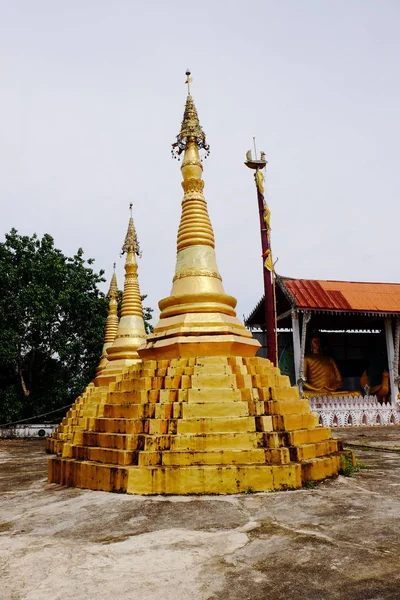 Golden Buddhaburmesisk Kunst Thai Stil Blandet Thailandsk Kunst Grænsen Til - Stock-foto