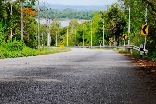 Ruta Escénica Tiene Árboles Verdes Cielo Viajar Tailandia —  Fotos de Stock
