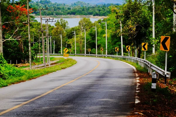 Ruta Escénica Tiene Árboles Verdes Cielo Viajar Tailandia — Foto de Stock