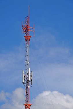 Telefon anten ile mavi skytechnicians donanımları yüklemiş olursunuz. Ayrıca, kablosuz telgraf sisteminin telgraf Kutbu'ndaki çok yüksektir.