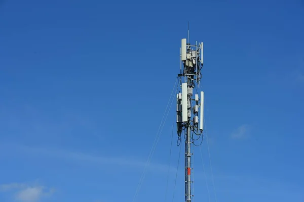 Tall Electricity Tower Blue Sky Background — ストック写真