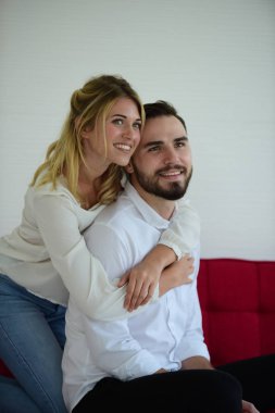 Evlenecek olan mutlu çiftlerin