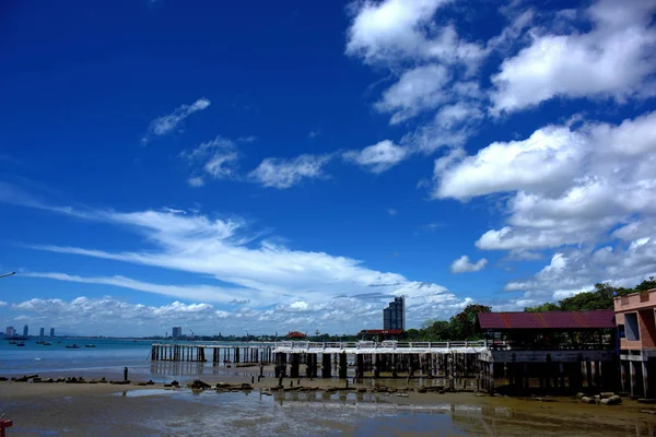 Pier deniz plaj sahil üzerinde
