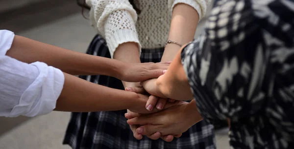 Girl Friends Holding Hands Each Other — Stock Photo, Image