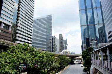 Gündüz şehir merkezinde modern şehir