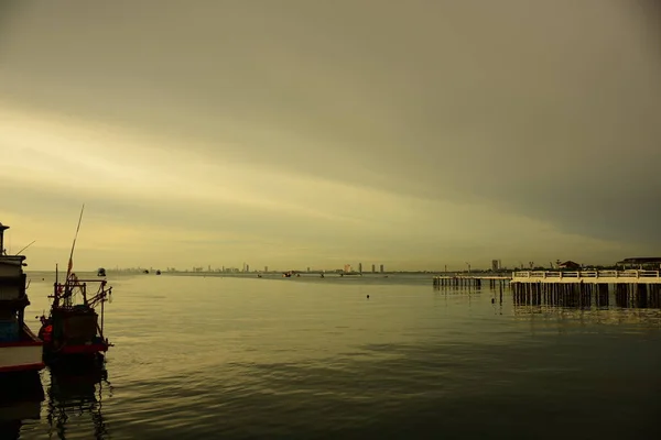 Pôr Sol Sobre Vila Pescadores Tailândia — Fotografia de Stock