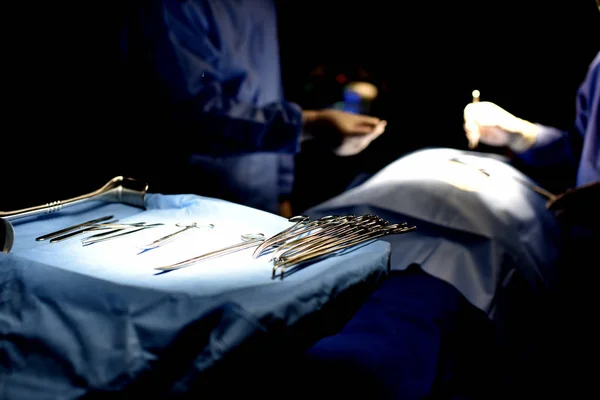 Equipe Médica Realizando Operação Cirúrgica Sala Operações Moderna Equipamentos Dispositivos — Fotografia de Stock