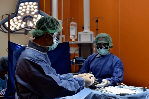Medizinisches Team Das Chirurgische Operationen Modernen Operationssaal Durchführt Geräte Und — Stockfoto
