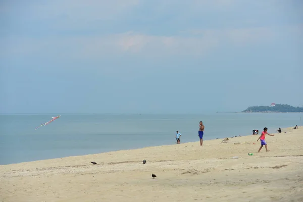 Мая 2019 Таиланд Люди Отдыхают Морском Пляже — стоковое фото