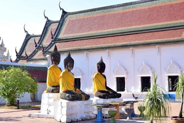 Άποψη Του Βούδες Αγάλματα Στο Ναό Της Ταϊλάνδης Ταξιδιωτική Έννοια — Φωτογραφία Αρχείου
