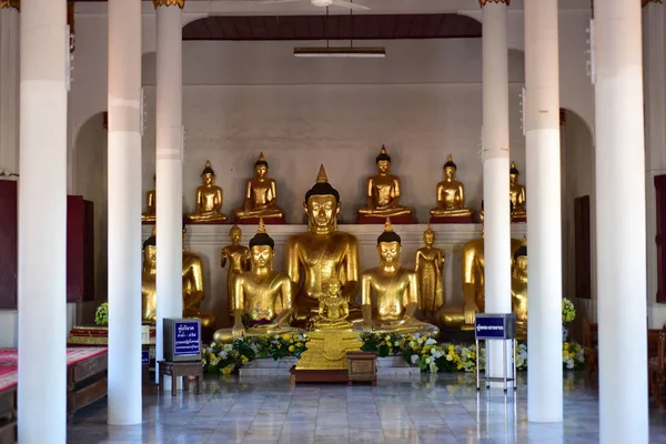 Syn Buddhor Statyer Vid Thailändska Templet Resor Koncept — Stockfoto
