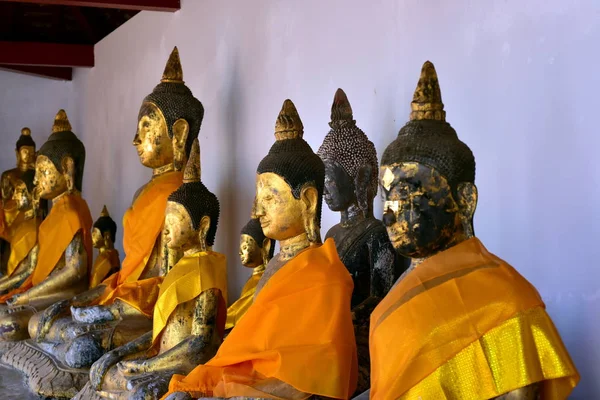 Blick Auf Buddhas Statuen Thailändischen Tempel Reisekonzept — Stockfoto