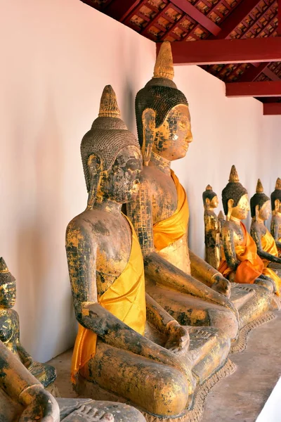 Blick Auf Buddhas Statuen Thailändischen Tempel Reisekonzept — Stockfoto