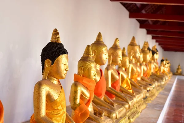 Blick Auf Buddhas Statuen Thailändischen Tempel Reisekonzept — Stockfoto