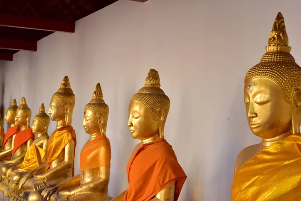 Blick Auf Buddhas Statuen Thailändischen Tempel Reisekonzept — Stockfoto