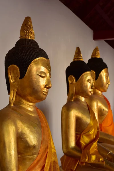 Blick Auf Buddhas Statuen Thailändischen Tempel Reisekonzept — Stockfoto