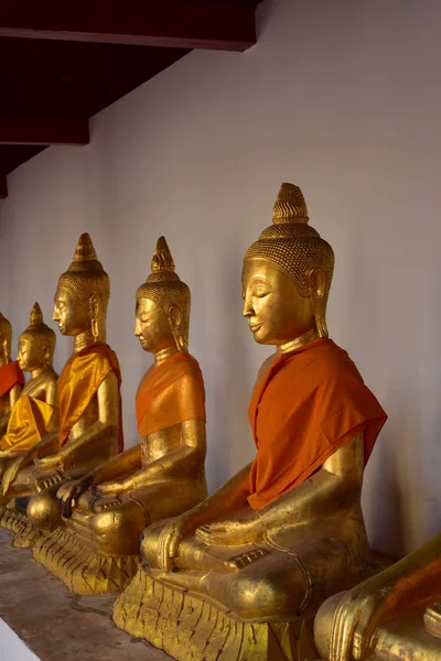 Blick Auf Buddhas Statuen Thailändischen Tempel Reisekonzept — Stockfoto