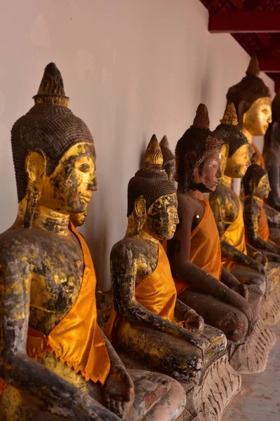 Kilátás Buddhák Szobrok Thai Templom Utazási Koncepció — Stock Fotó