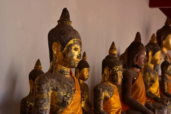 Pohled Sochy Buddhů Thajském Chrámu Koncept Cestování — Stock fotografie