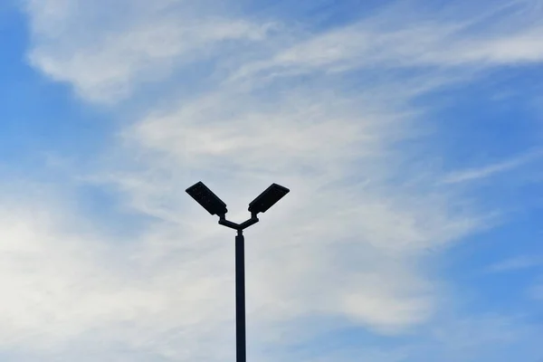 Lanterna Rua Fundo Céu Azul — Fotografia de Stock