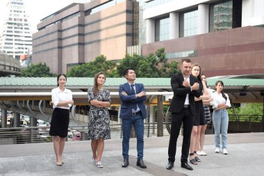 Şehir merkezinde başarılı bir iş ekibi. 