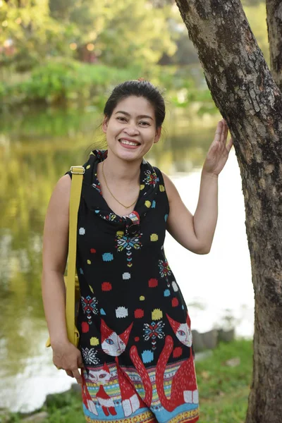 Portrait Young Asian Woman Posing Floral Park Colorful Flowers Daytime — Stock Photo, Image