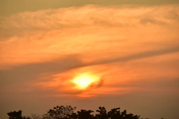 Blå Himmel Med Vita Moln Vid Solnedgången Många Små Vita — Stockfoto